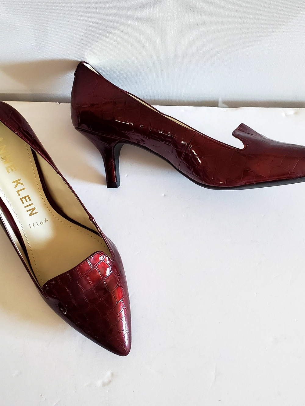 Anne Klein Felice Womens 9M Pointed Toe Kitten Heel Pumps Burgundy Croc New - Picture 12 of 13